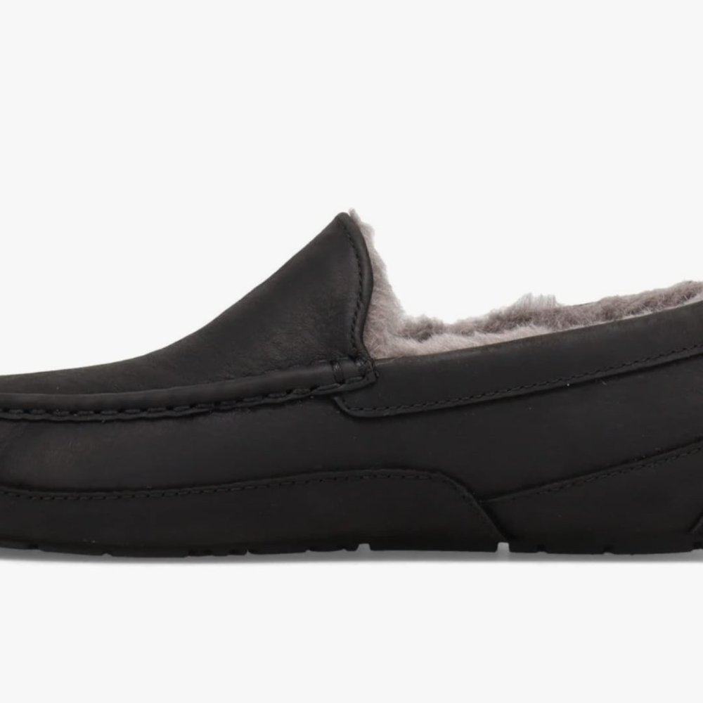 UGG Men's Ascot Slipper